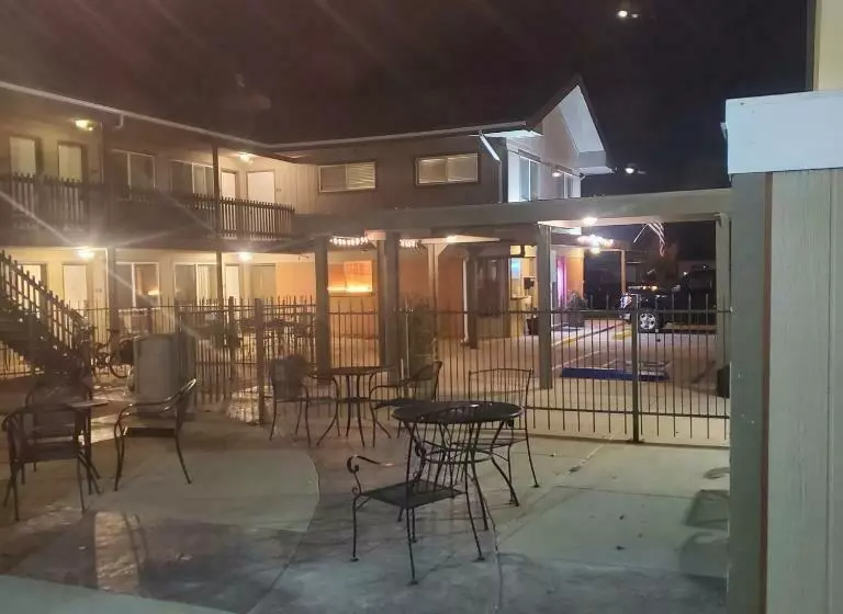 בית מלון כפרי Terrace Park Inn