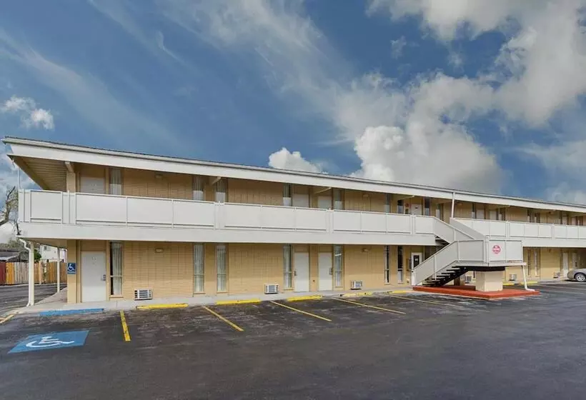 Otel Alamo Inn & Suites