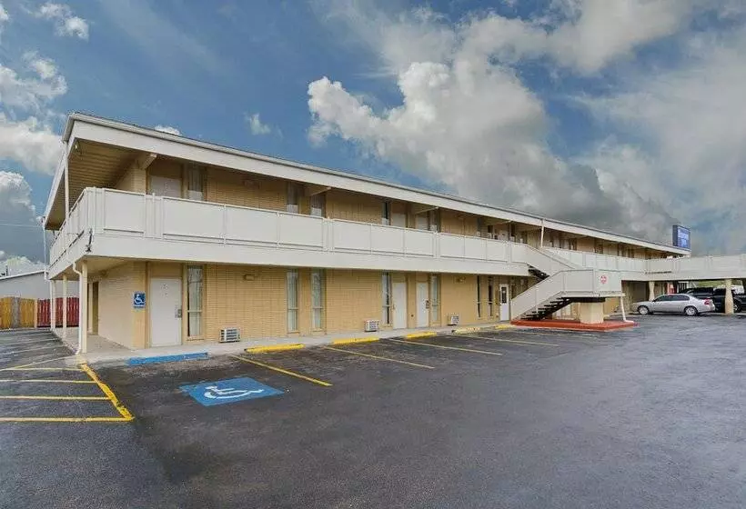 Otel Alamo Inn & Suites