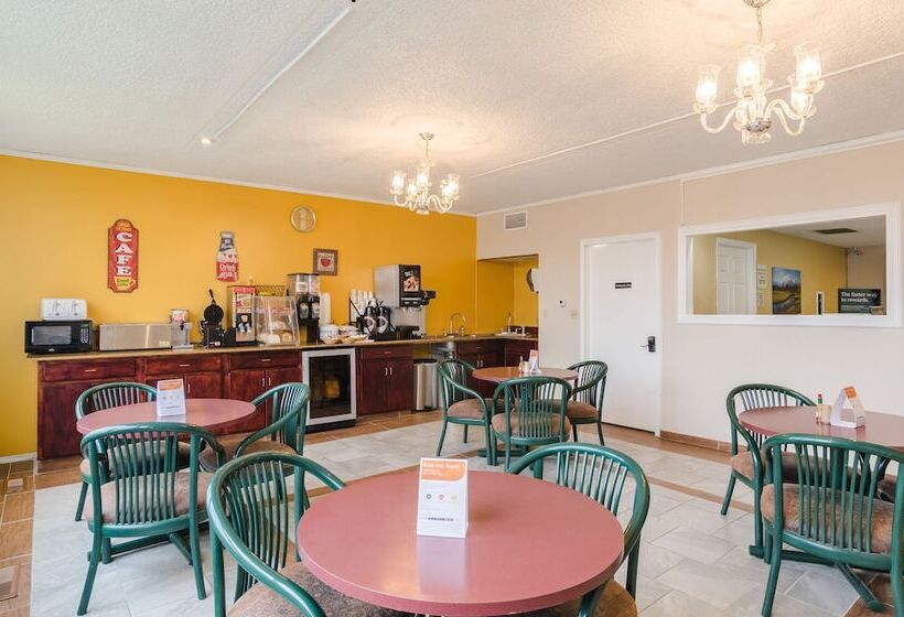 هتل Alamo Inn & Suites