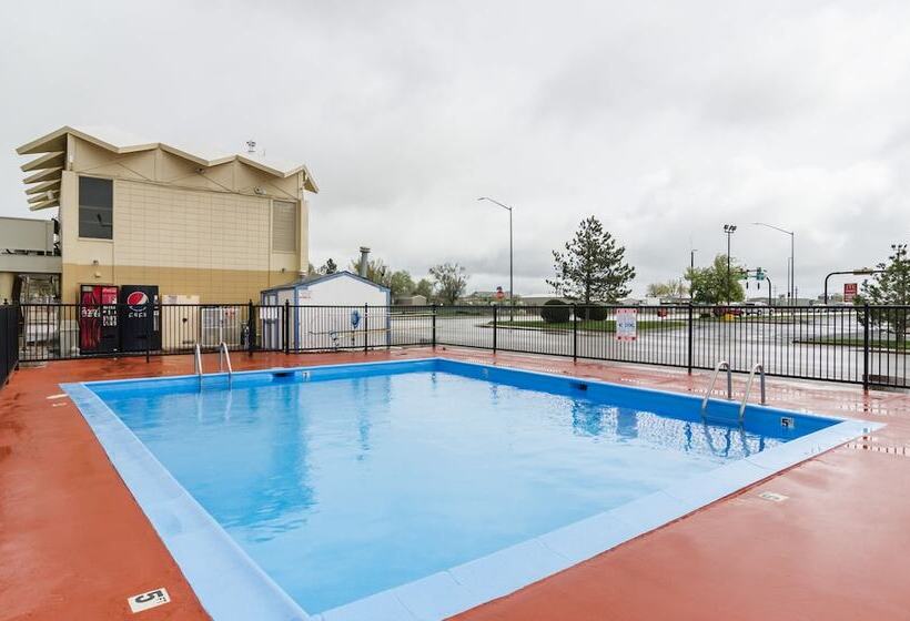 هتل Alamo Inn & Suites