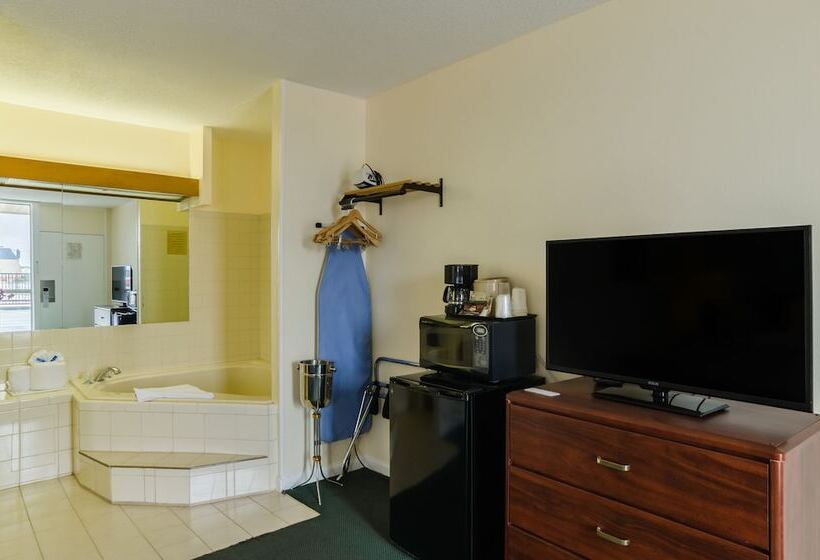 هتل Alamo Inn & Suites