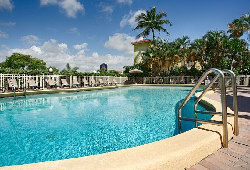 בית מלון כפרי Oasis Boca Raton