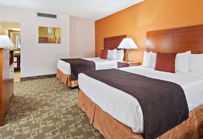 בית מלון כפרי Oasis Boca Raton