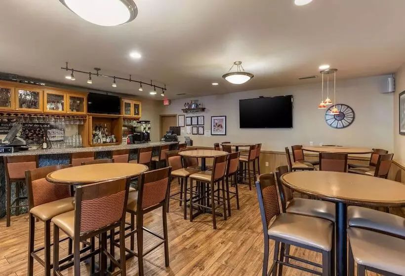 בית מלון כפרי Best Western Swiss Clock Inn