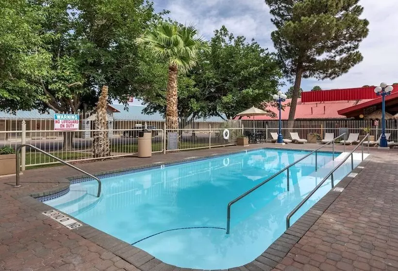 בית מלון כפרי Best Western Swiss Clock Inn