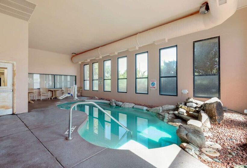 هتل Best Western Turquoise Inn & Suites