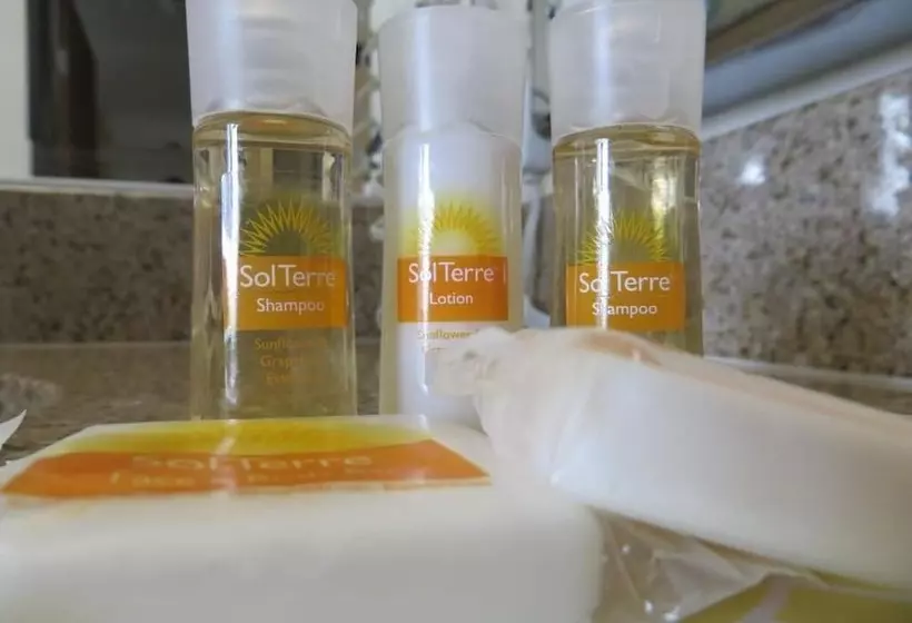 فندق Cabana Inn & Suites