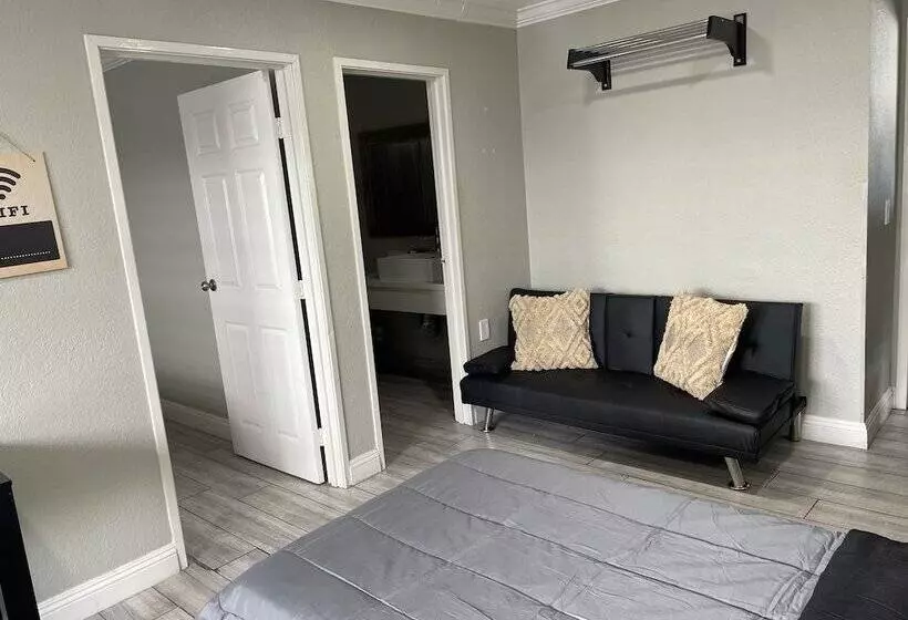 فندق Cabana Inn & Suites