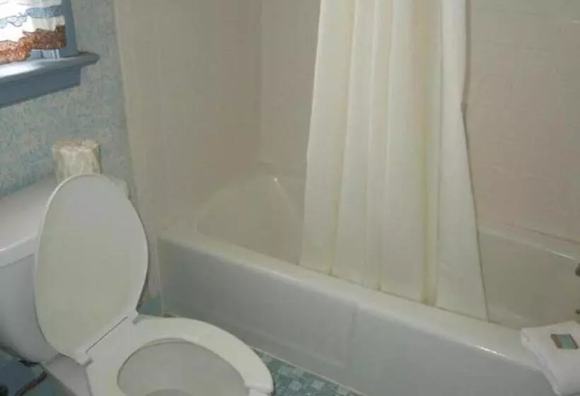 فندق Captain John Smith Inn Williamsburg