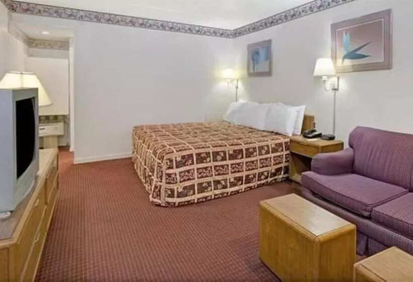 فندق Captain John Smith Inn Williamsburg