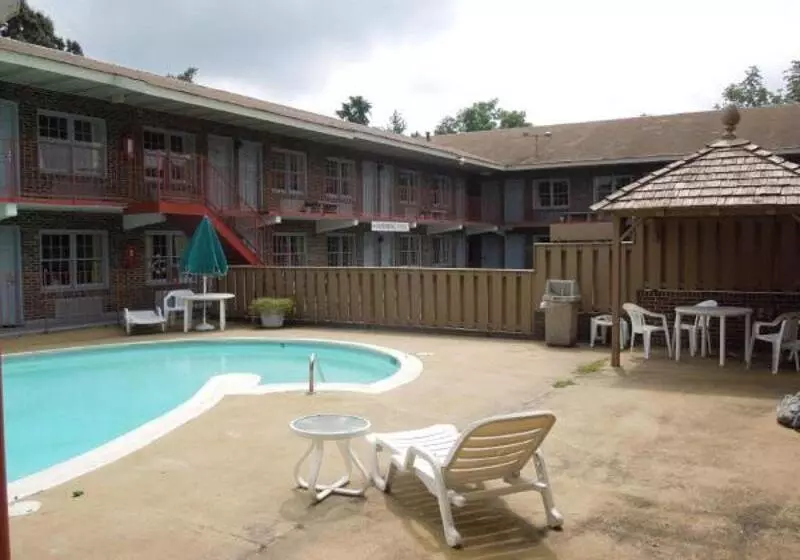 فندق Captain John Smith Inn Williamsburg