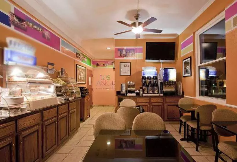 Century Park Hotel La