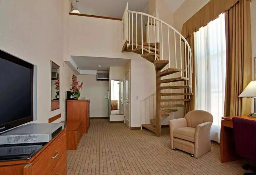 Century Park Hotel La