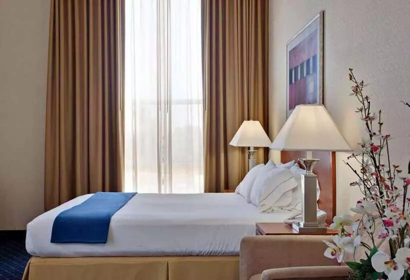 Century Park Hotel La