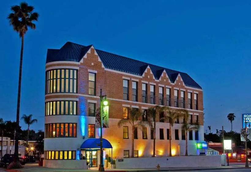 Century Park Hotel La