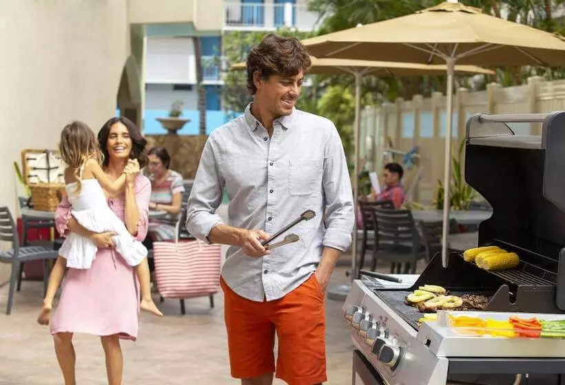 Отель Coconut Waikiki