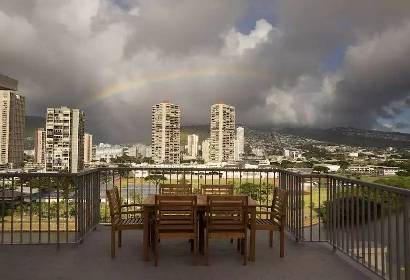 Отель Coconut Waikiki