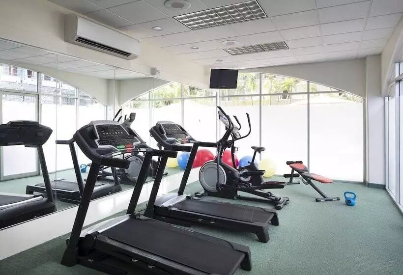 Отель Coconut Waikiki