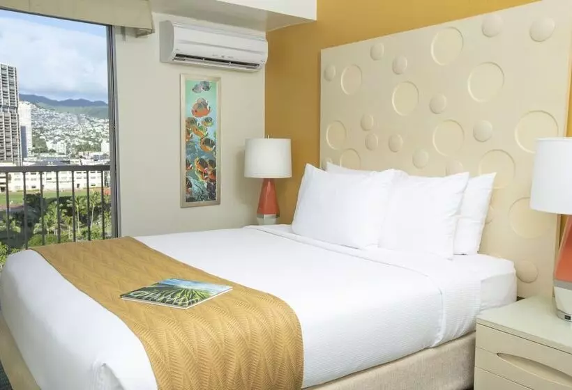 Отель Coconut Waikiki