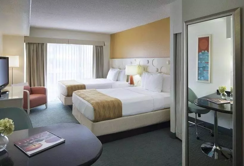 Отель Coconut Waikiki