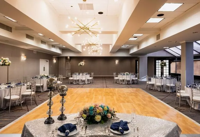 Hotel Crowne Plaza Edison, An Ihg