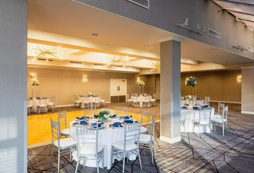 Hotel Crowne Plaza Edison, An Ihg