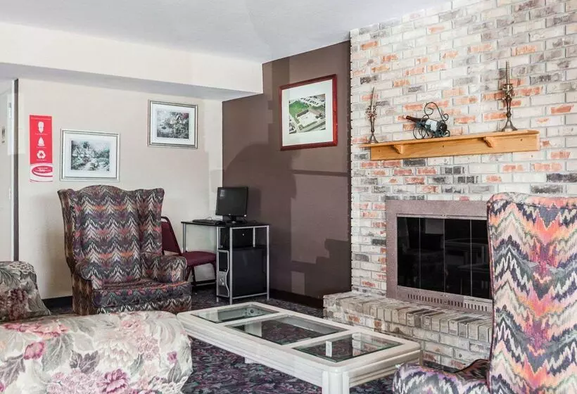 בית מלון כפרי Econo Lodge Jefferson City