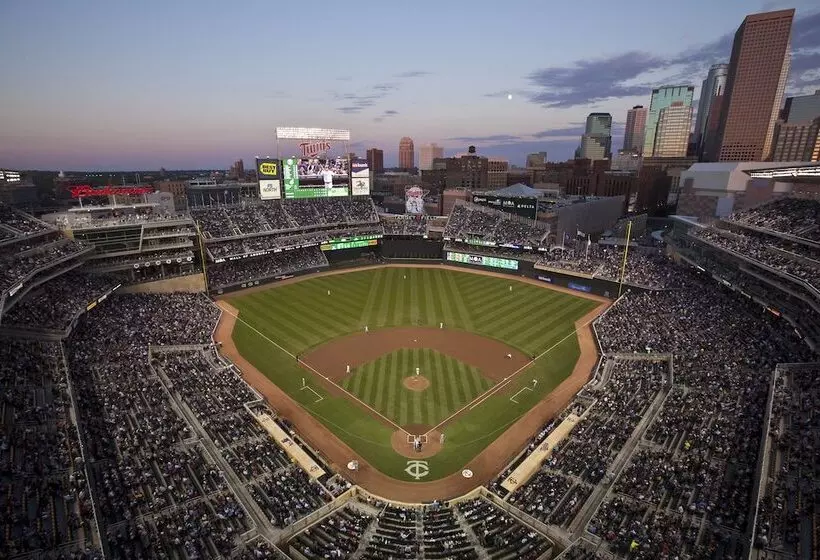 Szálloda Holiday Inn Express & Suites Bloomington West, An Ihg
