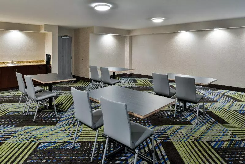 בית מלון כפרי Holiday Inn Express Winston Salem Medical Ctr Area