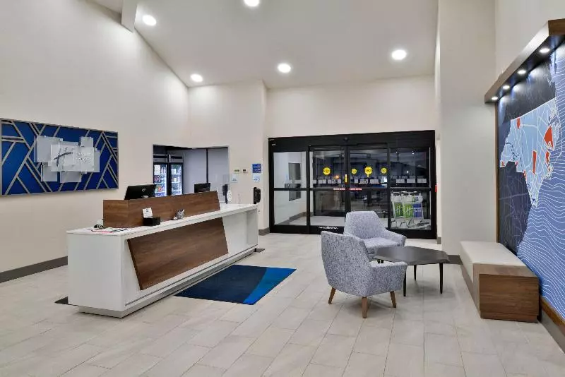 בית מלון כפרי Holiday Inn Express Winston Salem Medical Ctr Area