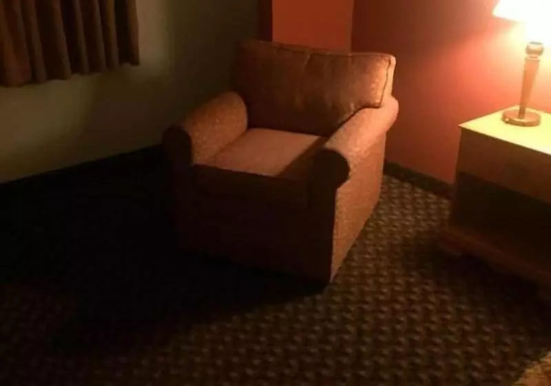 酒店 Luxury Inn & Suites