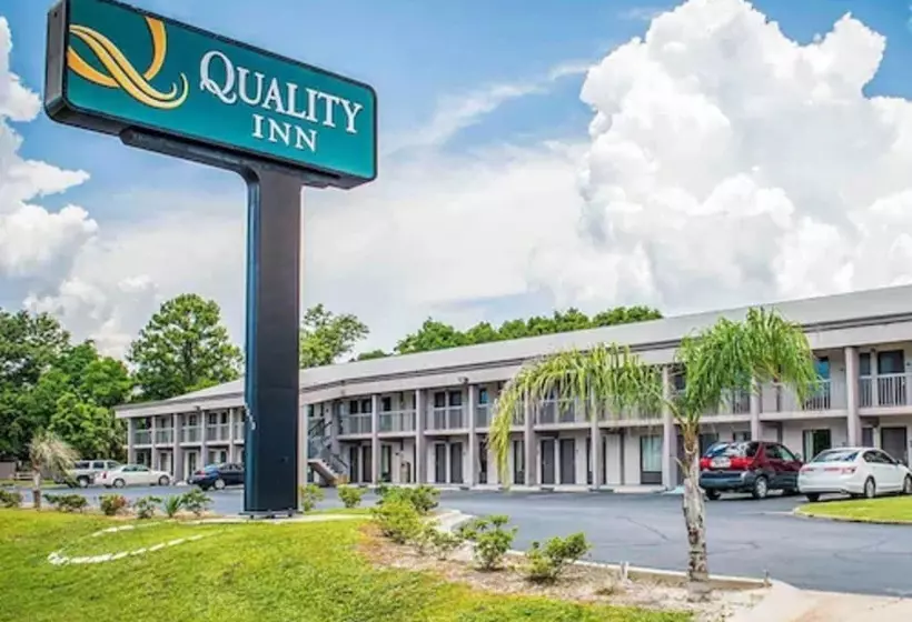 هتل Quality Inn & Conference Center Panama City