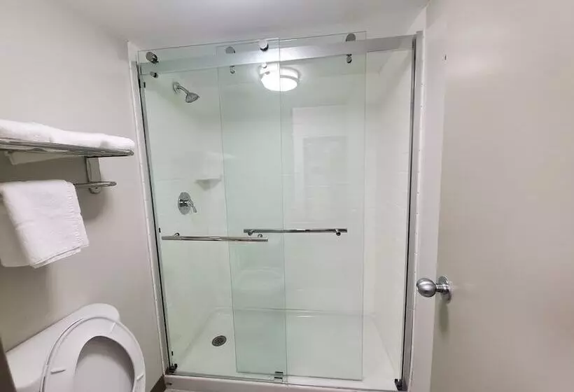 هتل Quality Inn & Conference Center Panama City