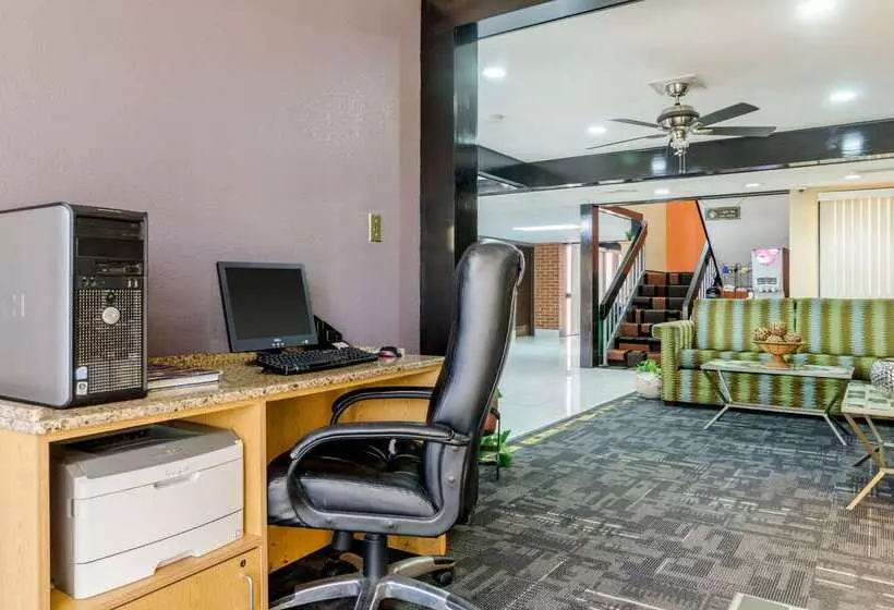 ホテル Quality Inn South