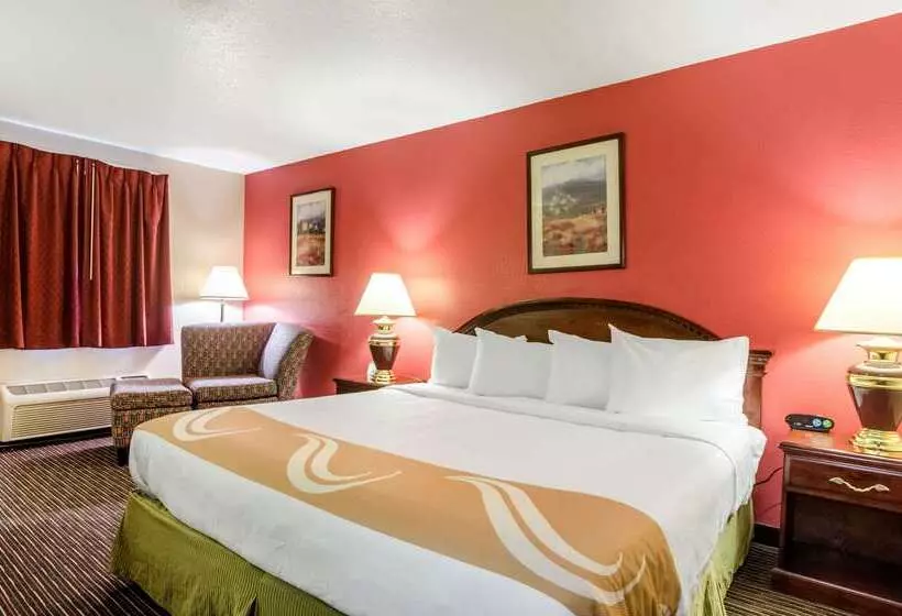 ホテル Quality Inn South