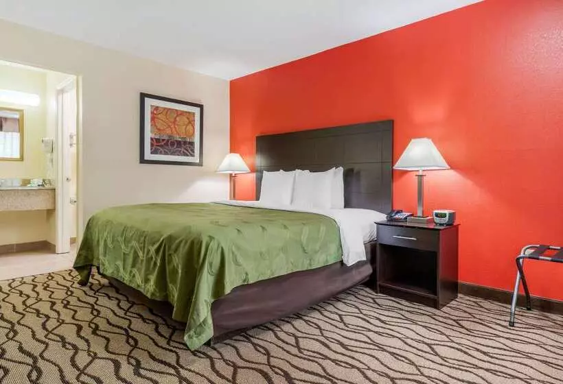 Отель Quality Inn & Suites