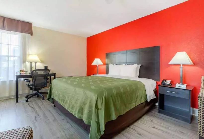 Отель Quality Inn & Suites