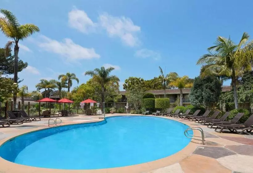 Hotel Ramada By Wyndham Santa Barbara