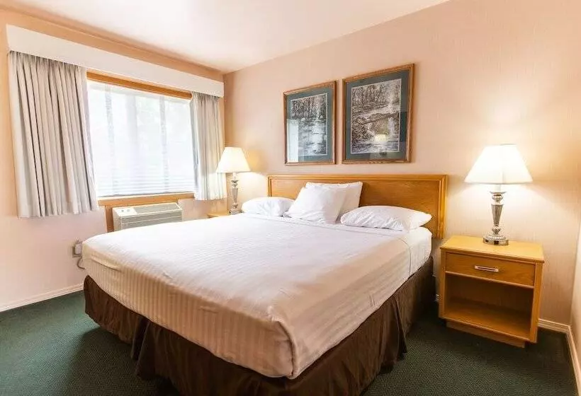 هتل Rivertree Inn & Suites