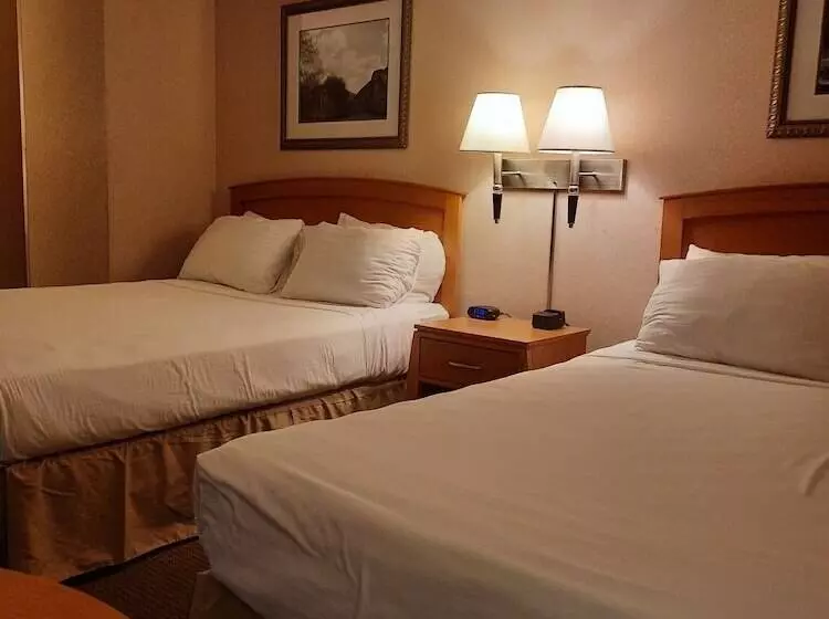 هتل Rivertree Inn & Suites