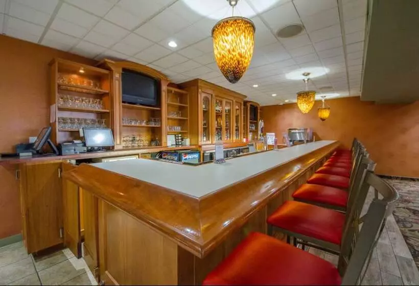 Мотель Quality Inn East Stroudsburg  Poconos