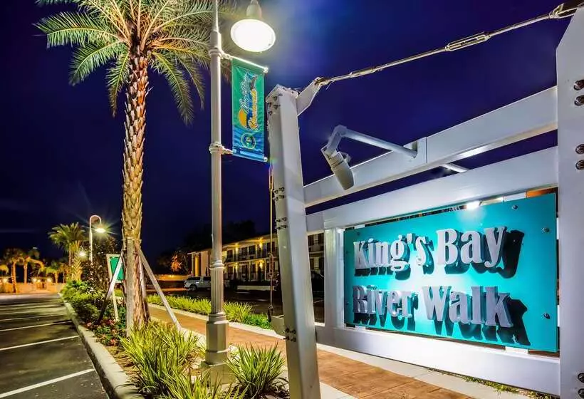 אתר נופש Paddletail Waterfront Lodge, Trademark Collection By Wyndham