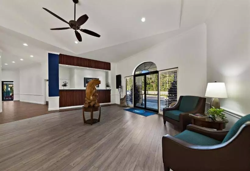 אתר נופש Paddletail Waterfront Lodge, Trademark Collection By Wyndham