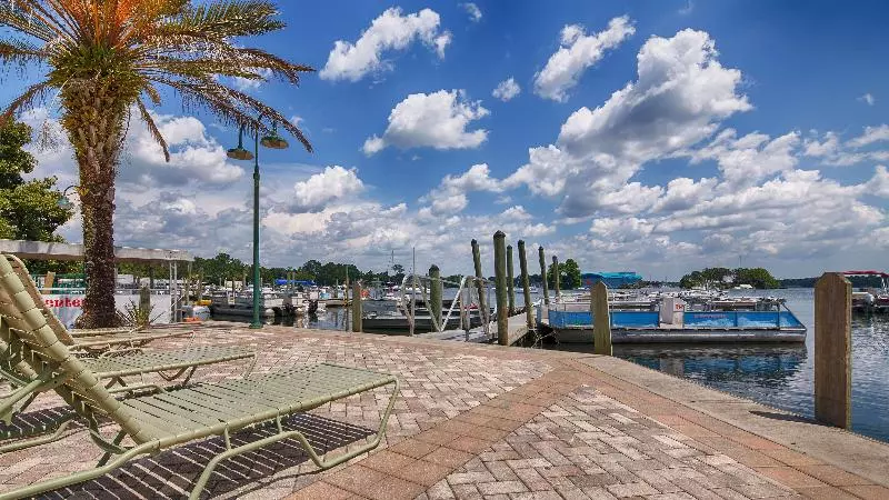 אתר נופש Paddletail Waterfront Lodge, Trademark Collection By Wyndham