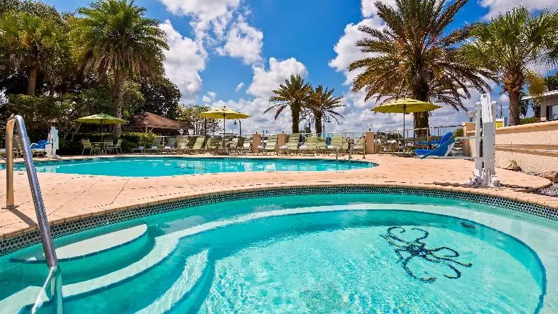 אתר נופש Paddletail Waterfront Lodge, Trademark Collection By Wyndham