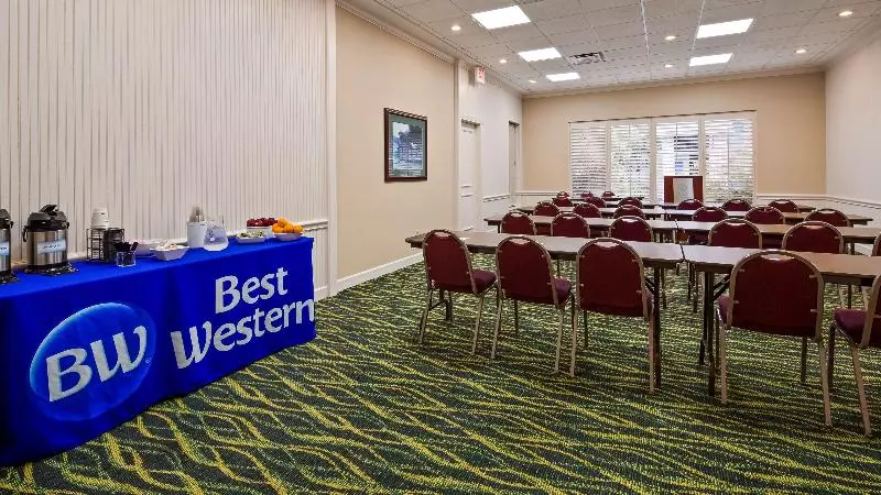 אתר נופש Paddletail Waterfront Lodge, Trademark Collection By Wyndham