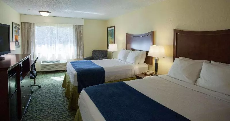 אתר נופש Paddletail Waterfront Lodge, Trademark Collection By Wyndham