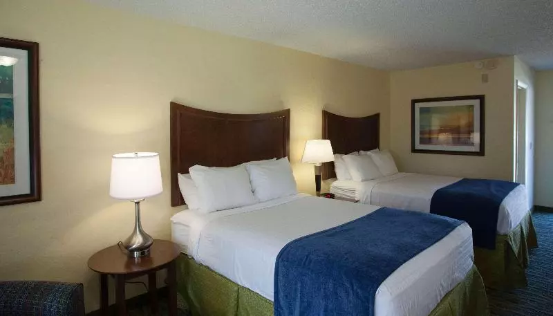 אתר נופש Paddletail Waterfront Lodge, Trademark Collection By Wyndham