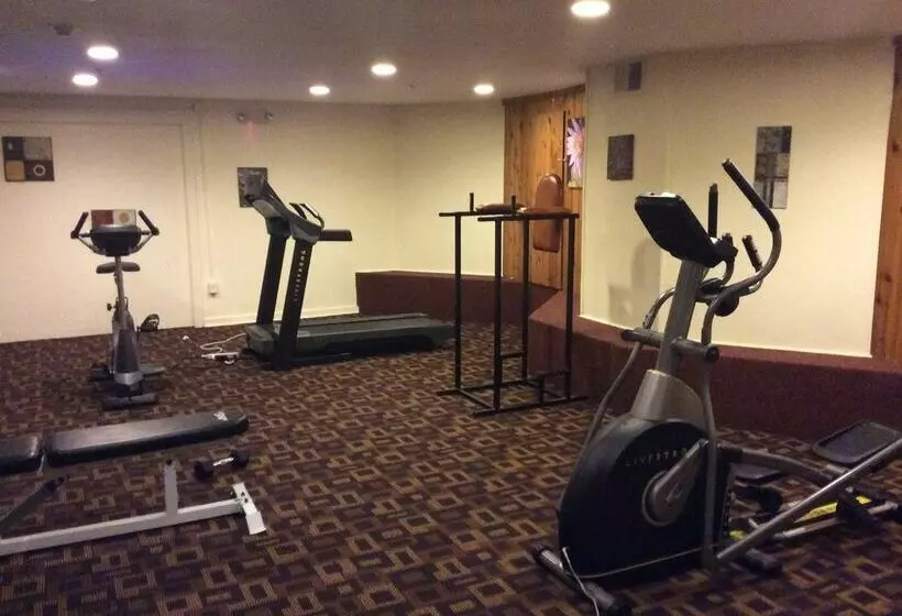 Cortina Inn & Resort